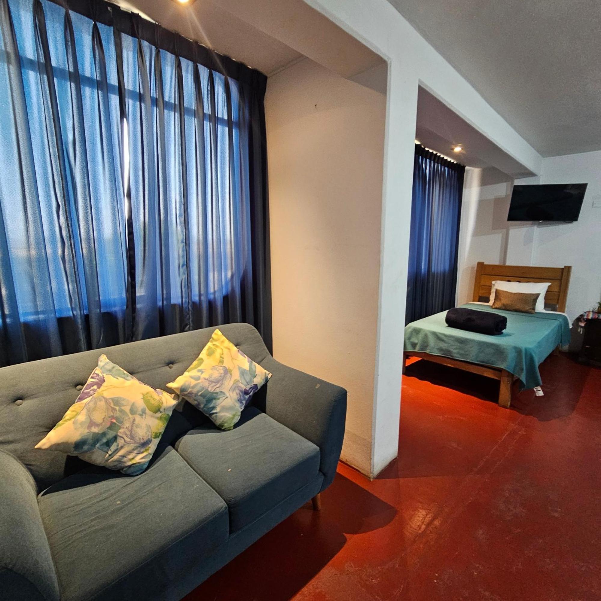 Lima Airport Hostel With Free Airport Pick Up Callao ภายนอก รูปภาพ
